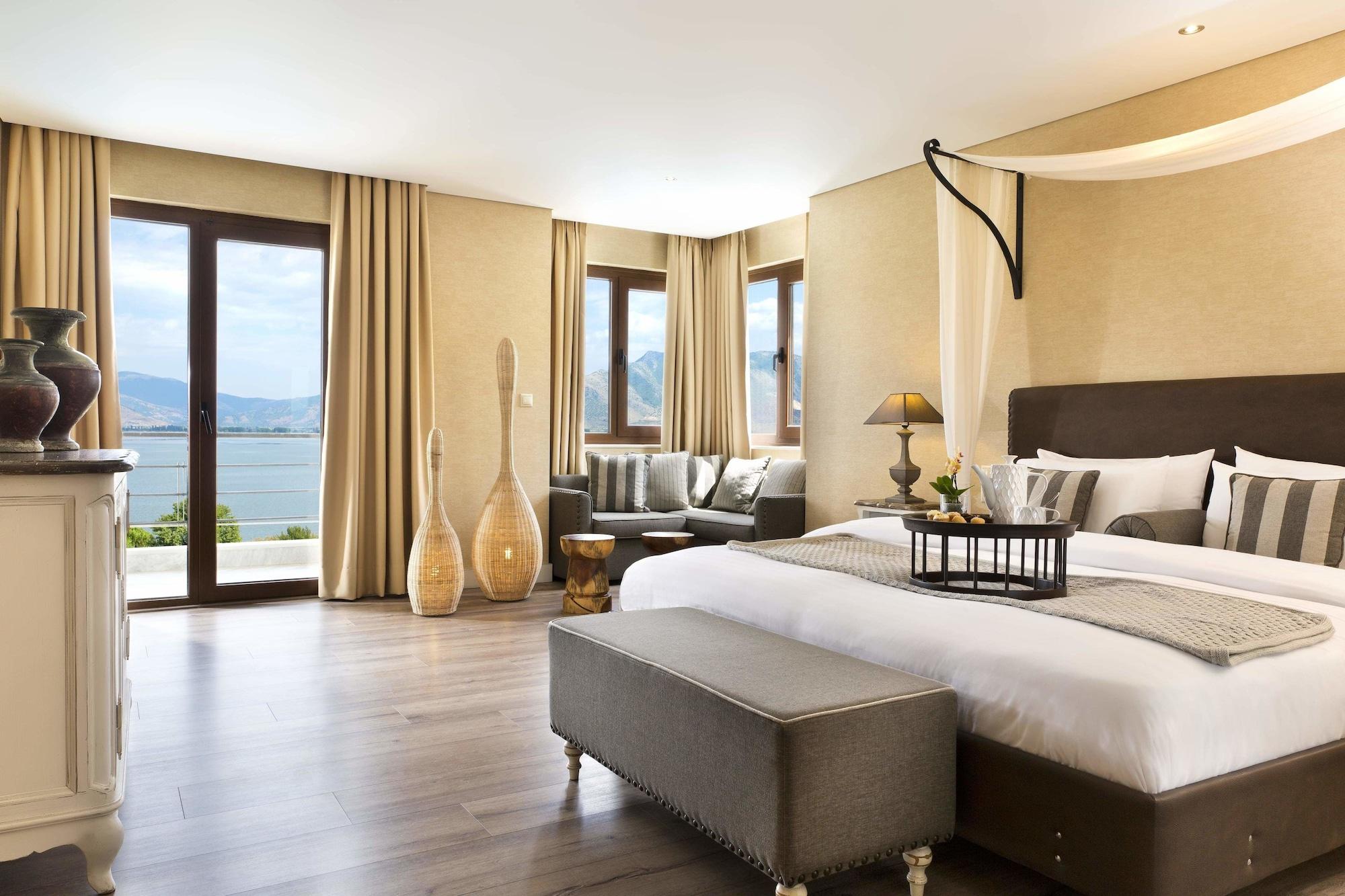 Limneon Resort & Spa Kastoria Exterior photo A bedroom at the hotel