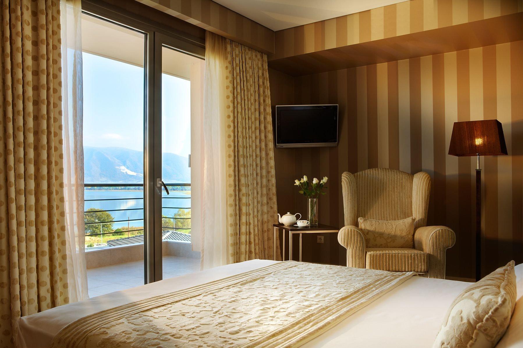 Limneon Resort & Spa Kastoria Exterior photo A bedroom at the hotel