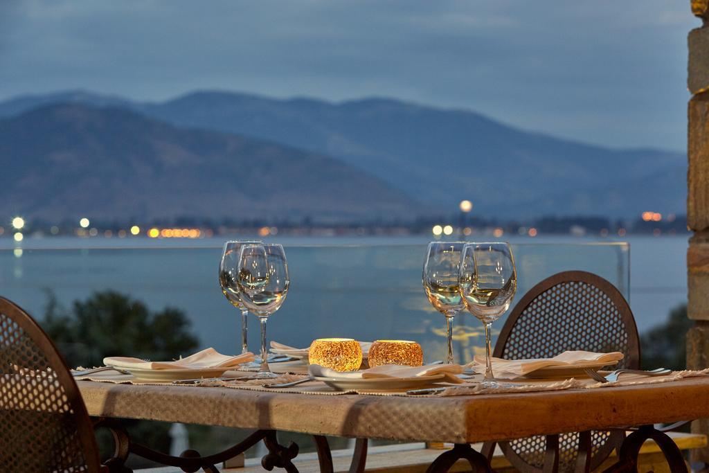 Limneon Resort & Spa Kastoria Exterior photo A view of the Gulf of Pagani